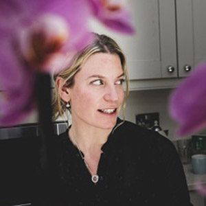 Dr Angela Wright